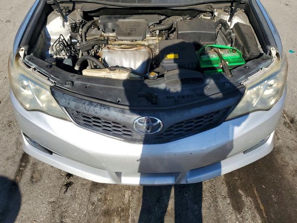 2014 TOYOTA CAMRY
