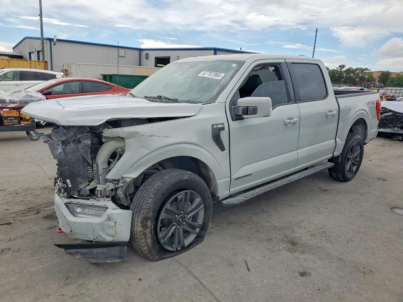 2023 FORD F150 SuperCrew — Front 3/4