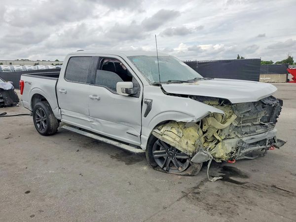 2023 FORD F150 SuperCrew — Passenger 3/4