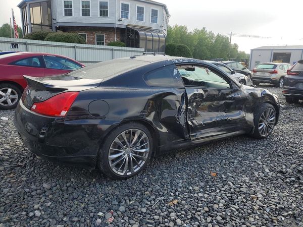 2013 INFINITI G37