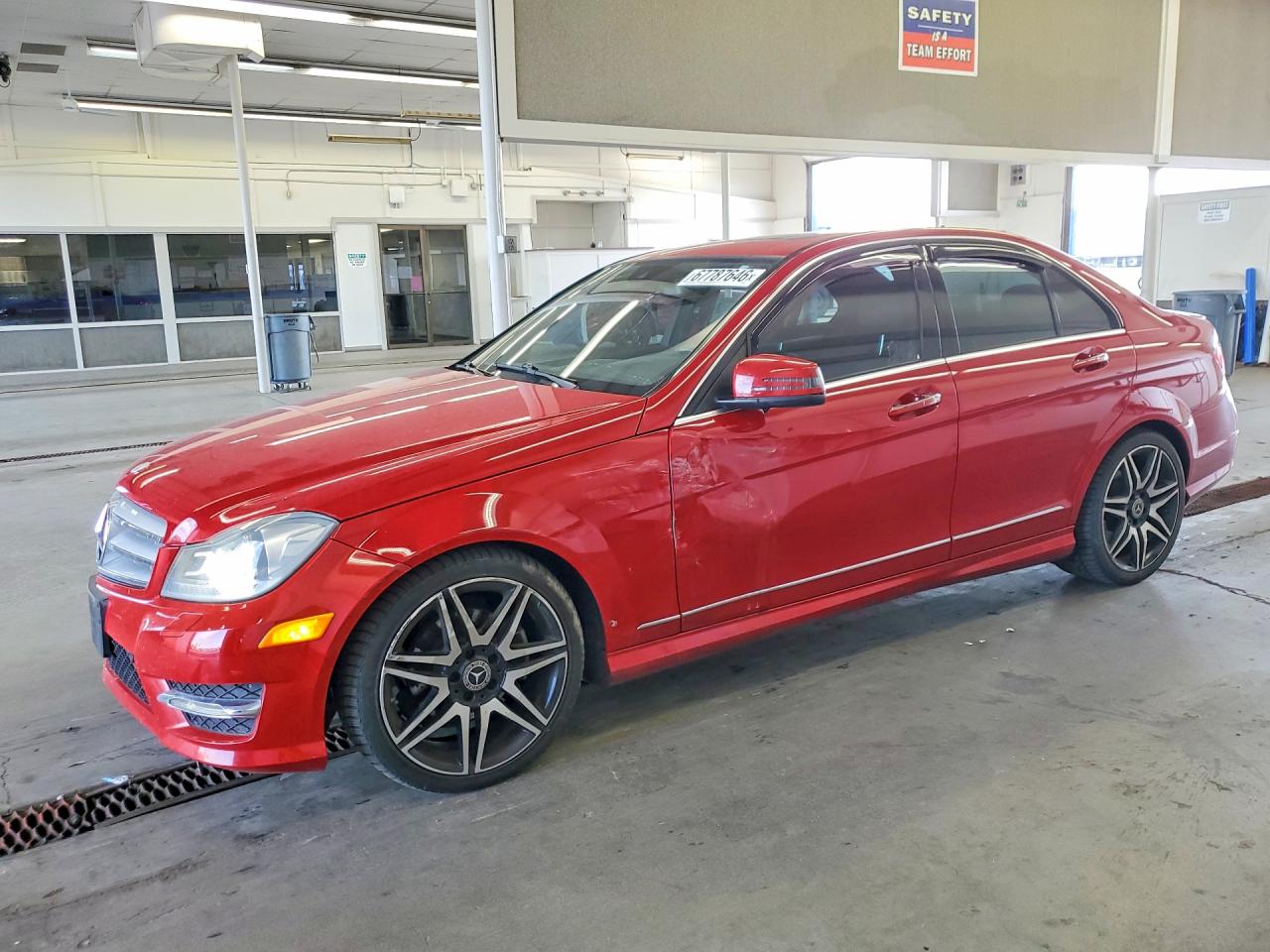 2013 MERCEDES-BENZ C C250 — Front 3/4