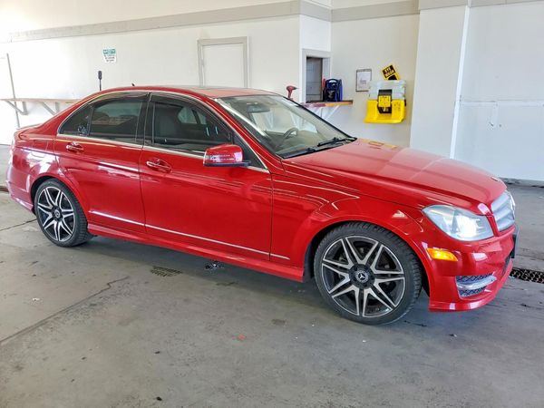 2013 MERCEDES-BENZ C C250 — Passenger 3/4