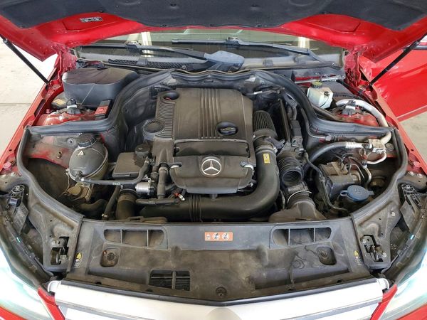 2013 MERCEDES-BENZ C C250 — Engine bay