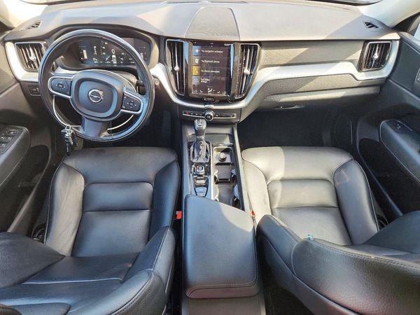 2018 VOLVO XC60 Momentum — CKPT