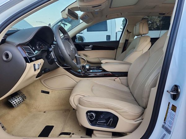 2016 AUDI A8 quattro L
