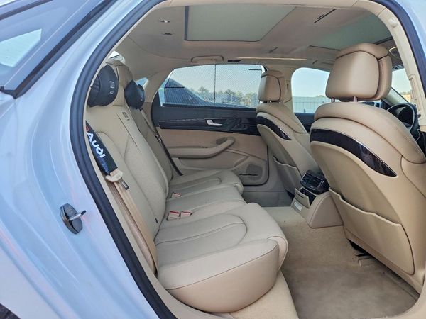 2016 AUDI A8 quattro L