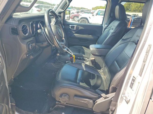 2022 JEEP WRANGLER UNLIMITED Unlimited Sahara 4XE — DENT