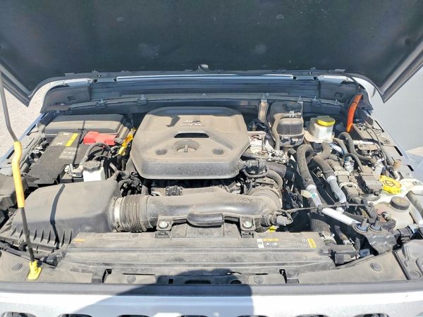 2022 JEEP WRANGLER UNLIMITED Unlimited Sahara 4XE — Engine bay