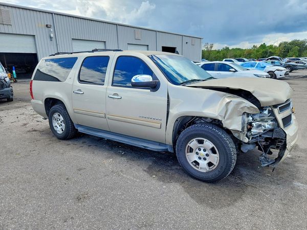 2013 CHEVROLET SUBURBAN LT