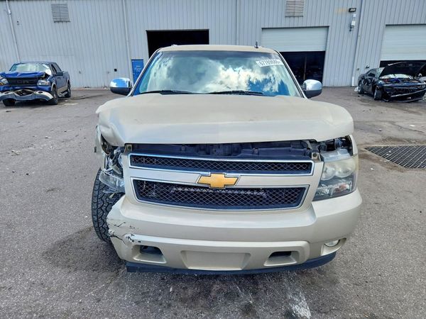 2013 CHEVROLET SUBURBAN LT