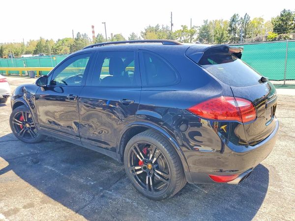 2014 PORSCHE CAYENNE Turbo