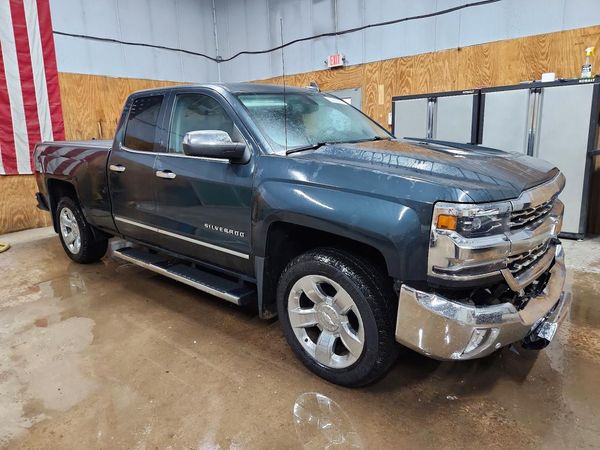 2017 CHEVROLET SILVERADO LTZ — Passenger 3/4