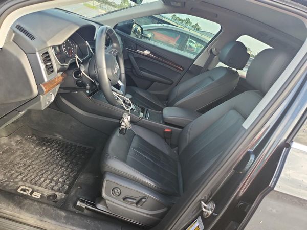 2020 AUDI Q5 quattro Premium