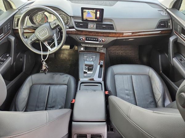 2020 AUDI Q5 quattro Premium
