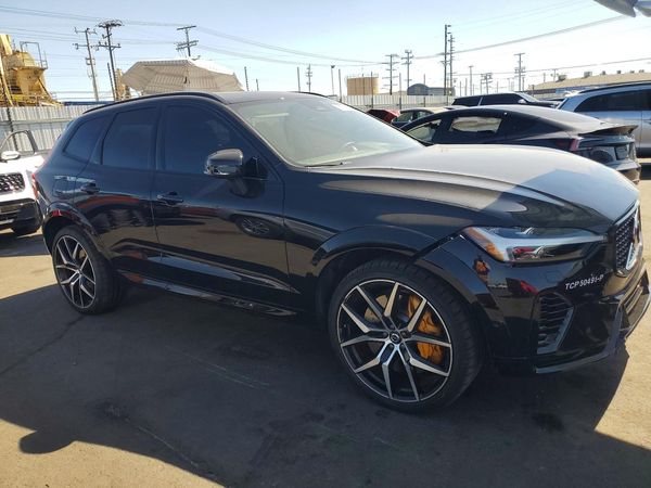 2024 VOLVO XC60