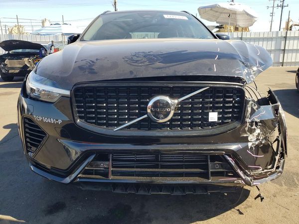2024 VOLVO XC60