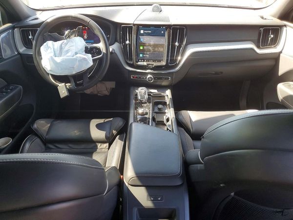 2024 VOLVO XC60