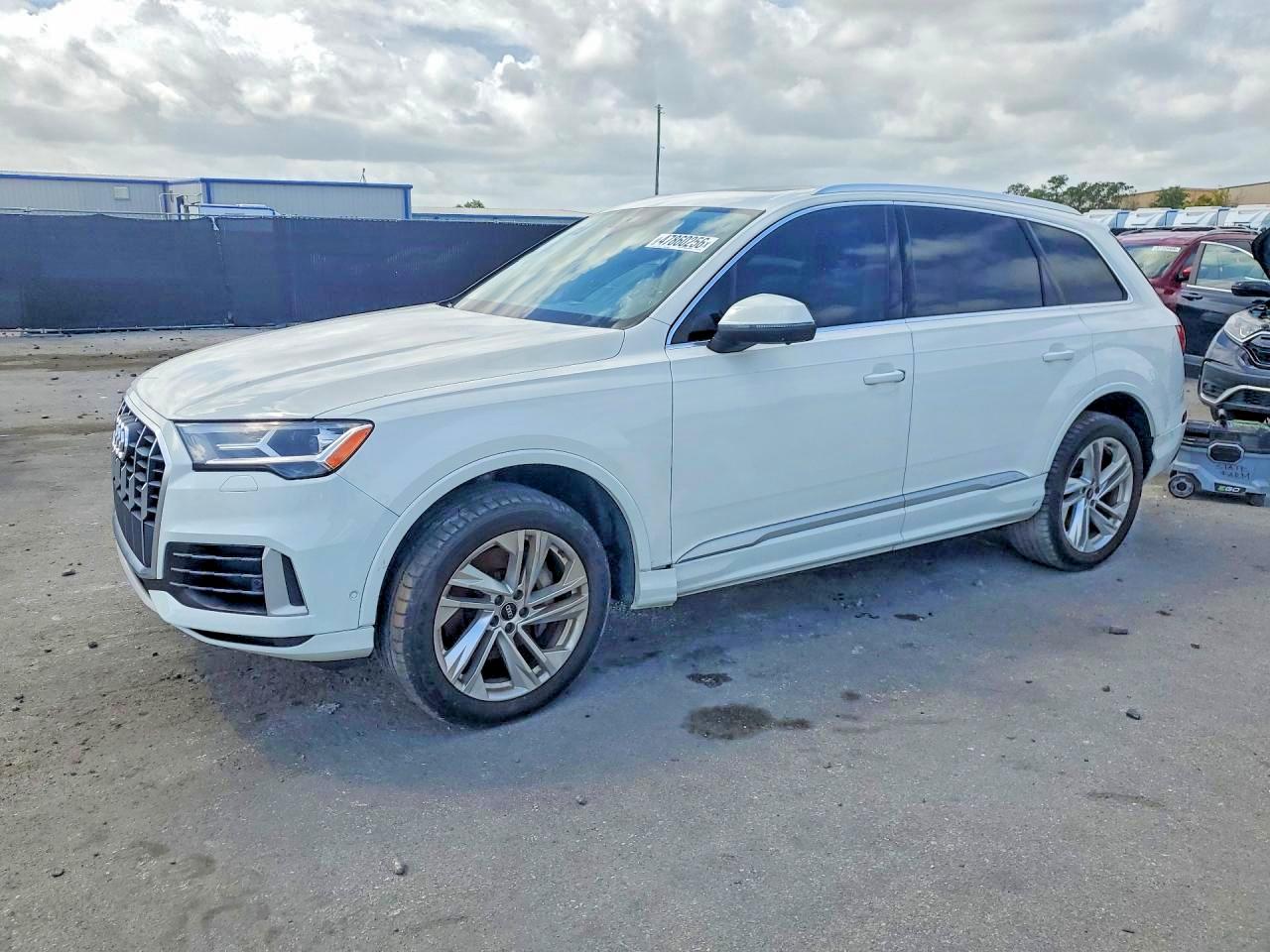 2021 AUDI Q7 — Front 3/4
