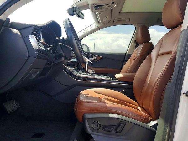 2021 AUDI Q7 — DENT