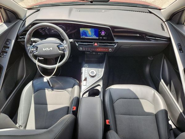 2023 KIA NIRO Wind