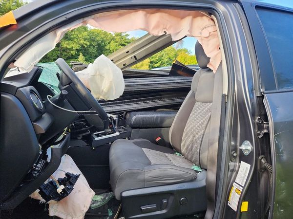 2021 TOYOTA TUNDRA SR5 grade — DENT
