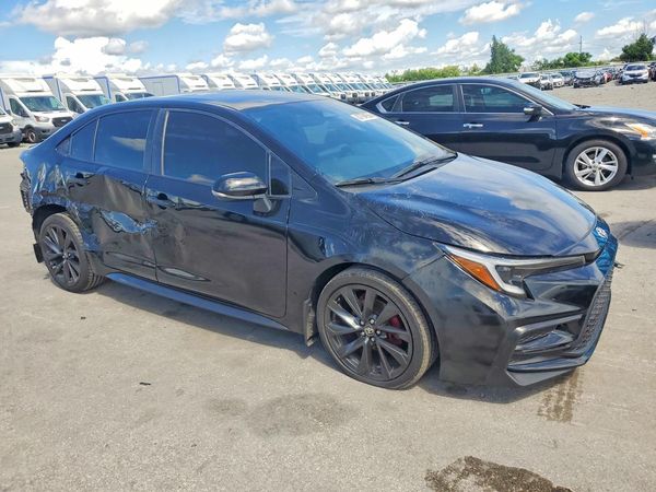 2025 TOYOTA COROLLA