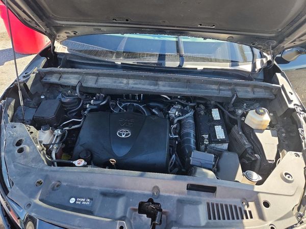 2022 TOYOTA HIGHLANDER LE — Engine bay