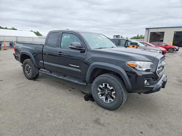 2017 TOYOTA TACOMA