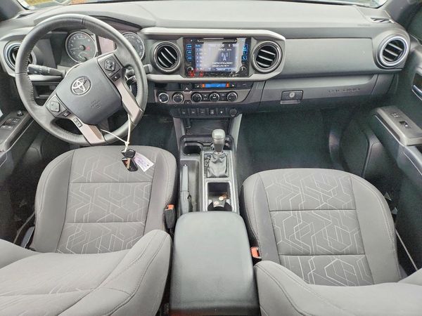 2017 TOYOTA TACOMA