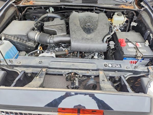 2017 TOYOTA TACOMA