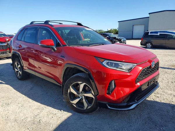 2021 TOYOTA RAV4 XLE Premium — Passenger 3/4