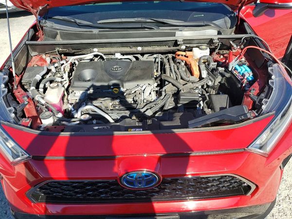 2021 TOYOTA RAV4 XLE Premium — Engine bay