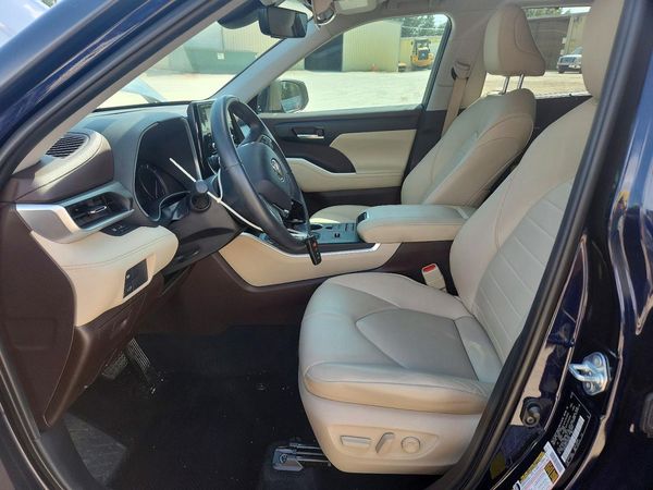 2020 TOYOTA HIGHLANDER XLE — DENT