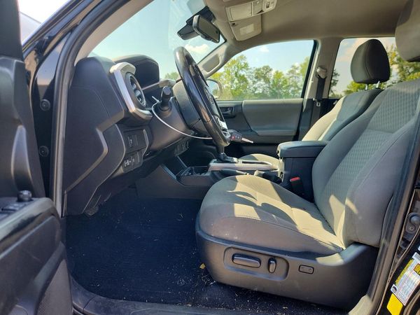 2022 TOYOTA TACOMA SR5