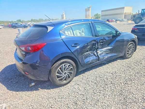 2016 MAZDA 3 SV/Base