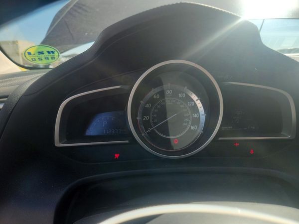 2016 MAZDA 3 SV/Base