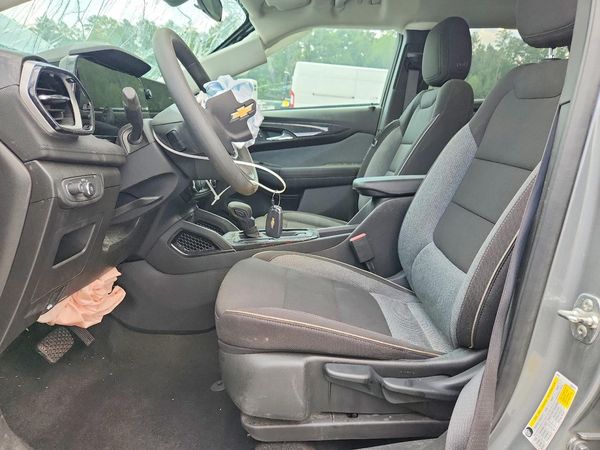 2025 CHEVROLET TRAILBLAZE LT — DENT