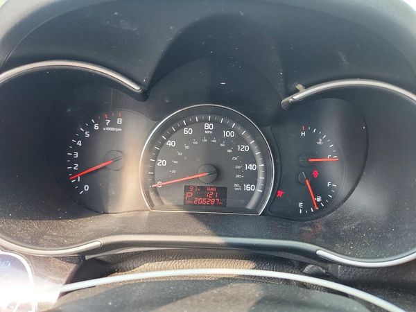 2014 KIA SORENTO Base/ LX