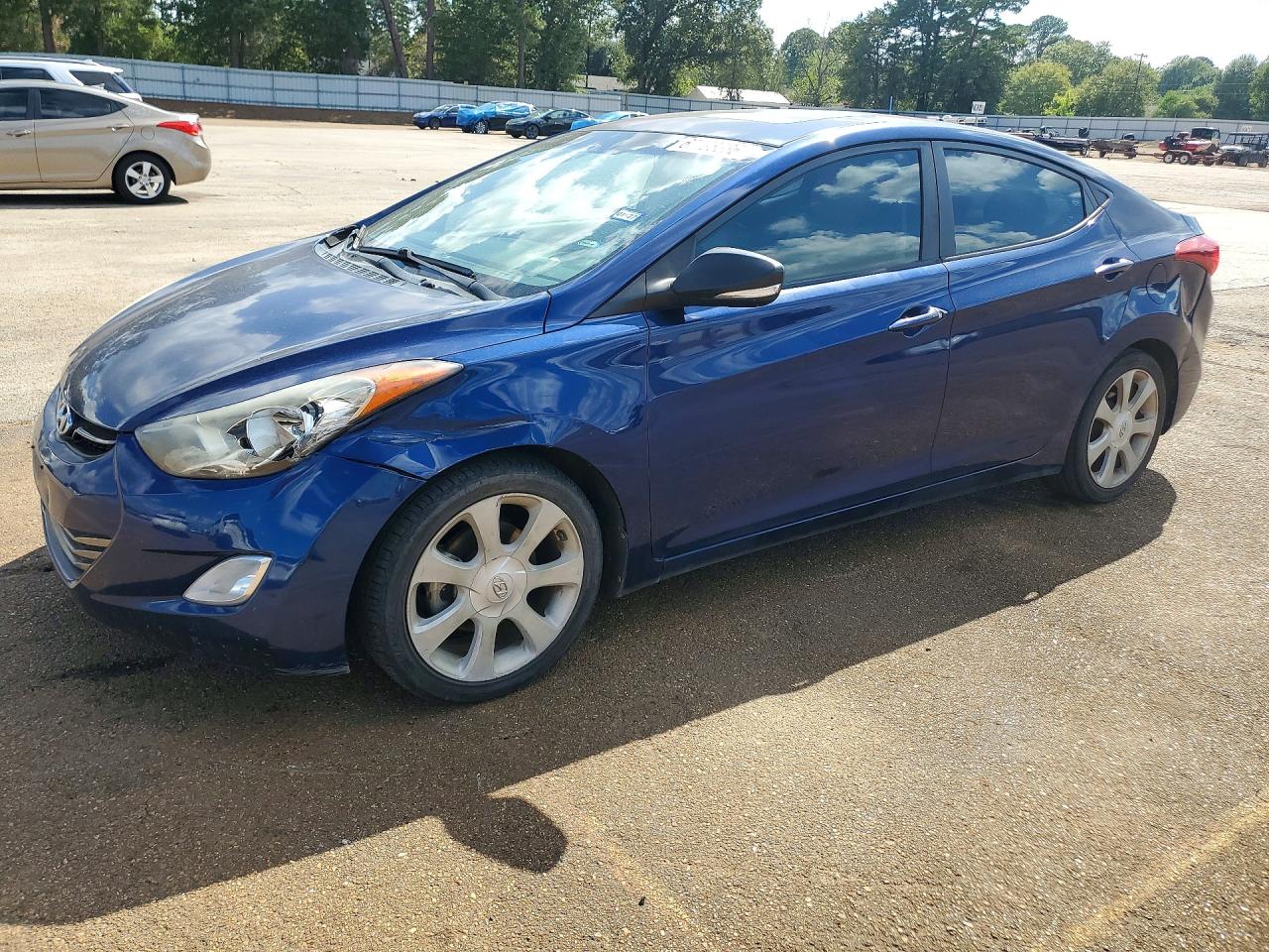 2013 HYUNDAI ELANTRA