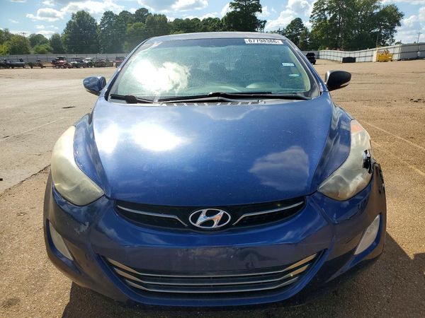 2013 HYUNDAI ELANTRA