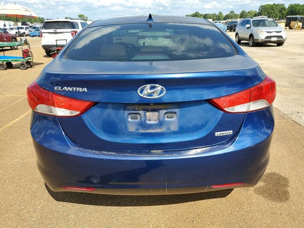 2013 HYUNDAI ELANTRA