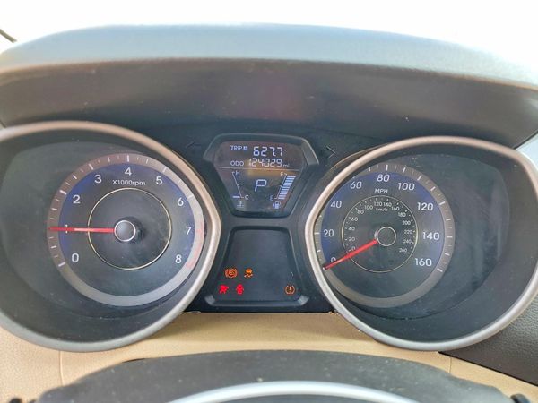 2013 HYUNDAI ELANTRA