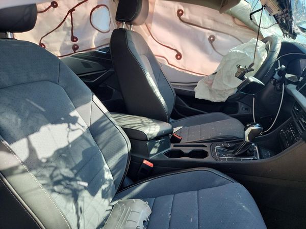 2025 VOLKSWAGEN JETTA SE — DENT