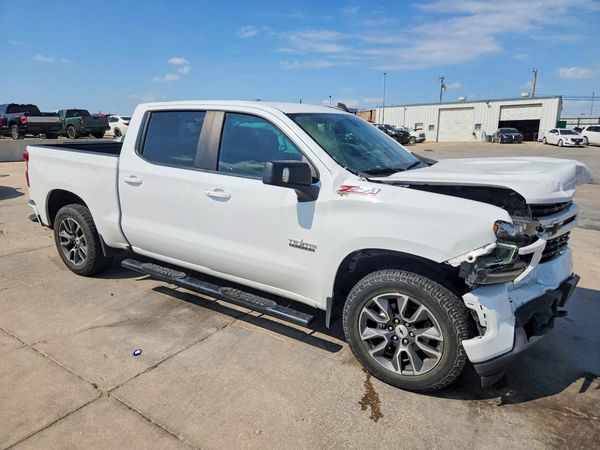 2022 CHEVROLET SILVERADO RST — Passenger 3/4