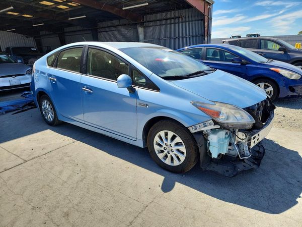 2015 TOYOTA PRIUS