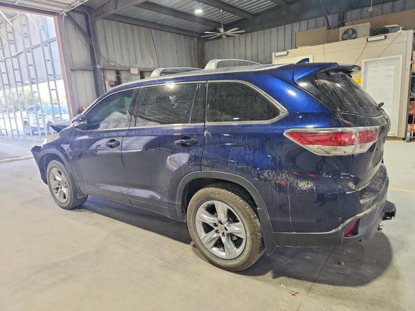 2015 TOYOTA HIGHLANDER