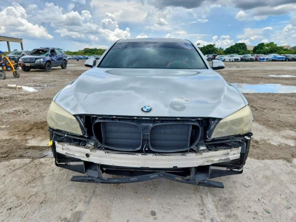 2014 BMW 740
