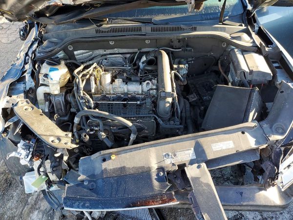 2017 VOLKSWAGEN JETTA S — Engine bay