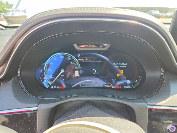 2025 GENESIS GV70