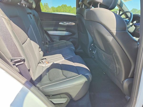 2025 GENESIS GV70